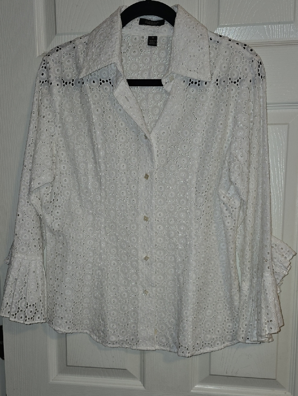 Peck & Peck White Eyelet Button-Down Shirt with Scalloped Cuffs